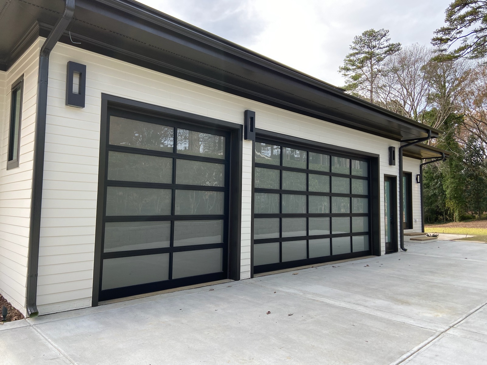 Garage door (1)